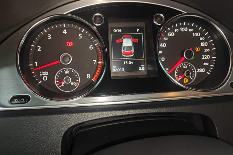 Used Volkswagen FAW-Volkswagen CC 2015 2.0 TSI Luxury Model Instrument Cluster