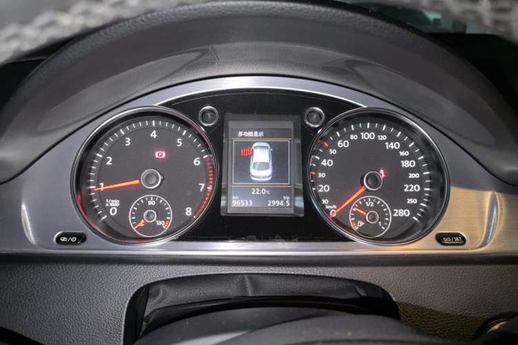 Used Volkswagen FAW-Volkswagen CC 2015 1.8TSI Luxury Model Instrument Cluster