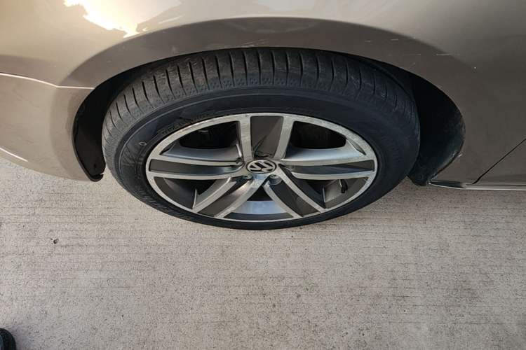 Used Volkswagen FAW-Volkswagen CC 2015 1.8TSI Luxury Model Left Front Wheel Hub