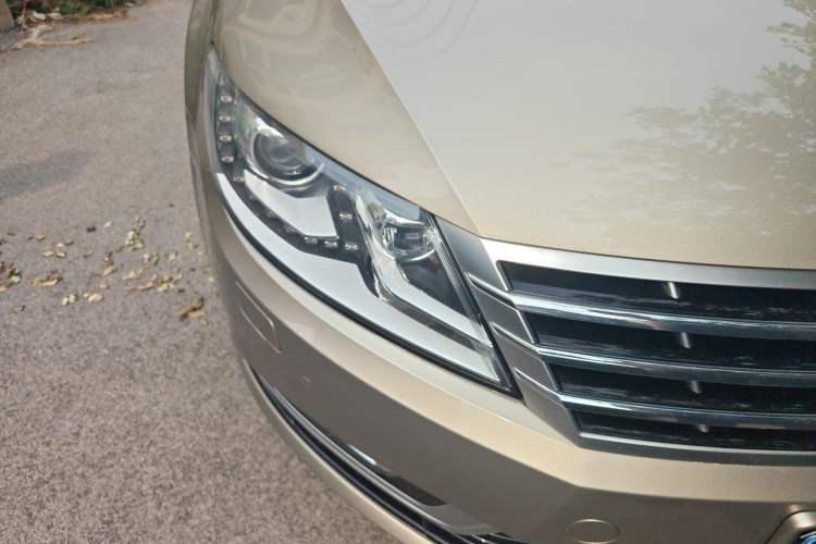 Used Volkswagen FAW-Volkswagen CC 2015 2.0 TSI Ultimate Model Right Front Headlight