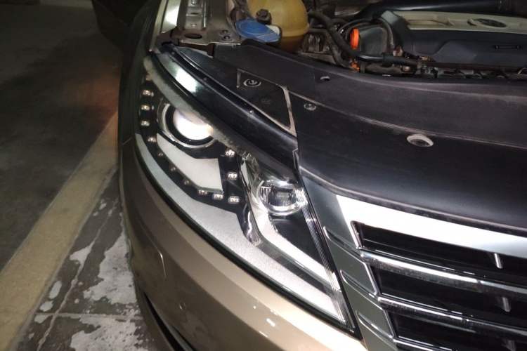 Used Volkswagen FAW-Volkswagen CC 2015 1.8TSI Luxury Model Right Front Headlight