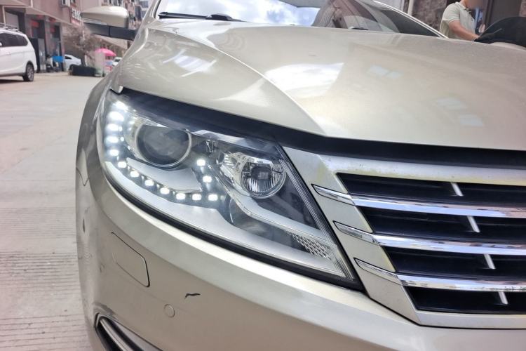 Used Volkswagen FAW-Volkswagen CC 2015 2.0 TSI Luxury Model Right Front Headlight