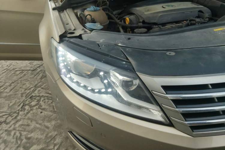 Used Volkswagen FAW-Volkswagen CC 2015 1.8TSI Luxury Model Right Front Headlight