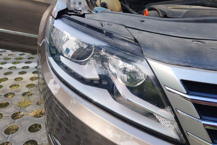 Used Volkswagen FAW-Volkswagen CC 2015 1.8TSI Luxury Model Right Front Headlight