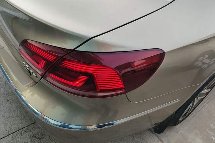 Used Volkswagen FAW-Volkswagen CC 2015 1.8TSI Luxury Model Right Rear Taillight