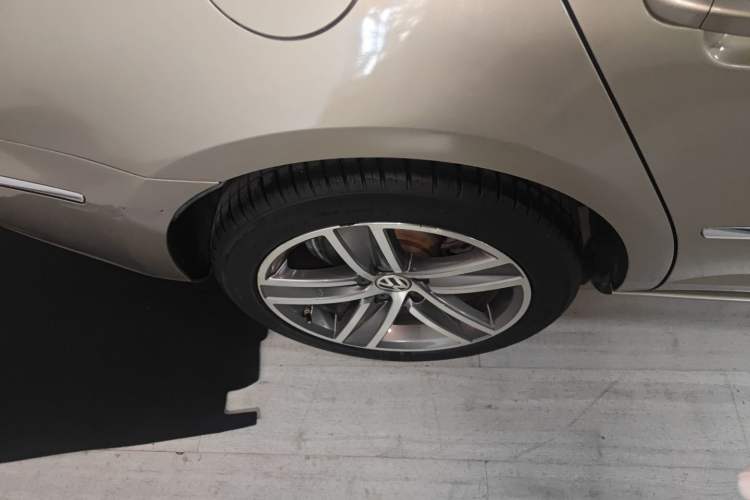 Used Volkswagen FAW-Volkswagen CC 2015 2.0 TSI Luxury Model Right Rear Wheel Hub