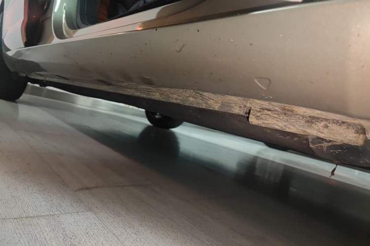 Used Volkswagen FAW-Volkswagen CC 2015 2.0 TSI Luxury Model Right Side Sill