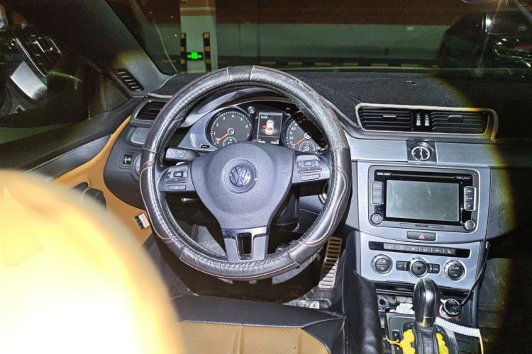 Used Volkswagen FAW-Volkswagen CC 2015 1.8TSI Luxury Model Steering Wheel