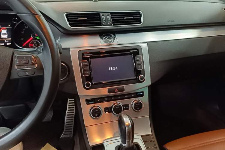 Used Volkswagen FAW-Volkswagen CC 2015 1.8TSI Luxury Model Audio And AC Panel