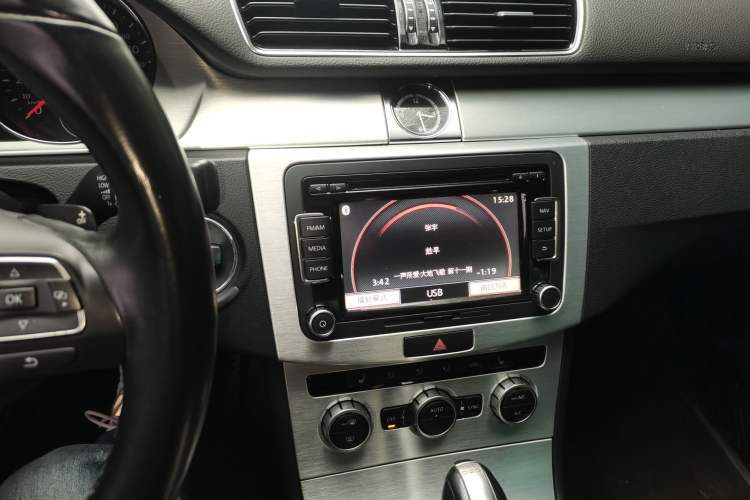 Used Volkswagen FAW-Volkswagen CC 2015 2.0 TSI Luxury Model Audio And AC Panel