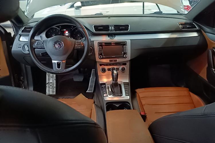 Used Volkswagen FAW-Volkswagen CC 2015 1.8TSI Luxury Model Center Console