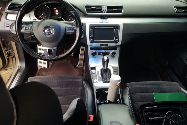 Used Volkswagen FAW-Volkswagen CC 2015 2.0 TSI Luxury Model Center Console