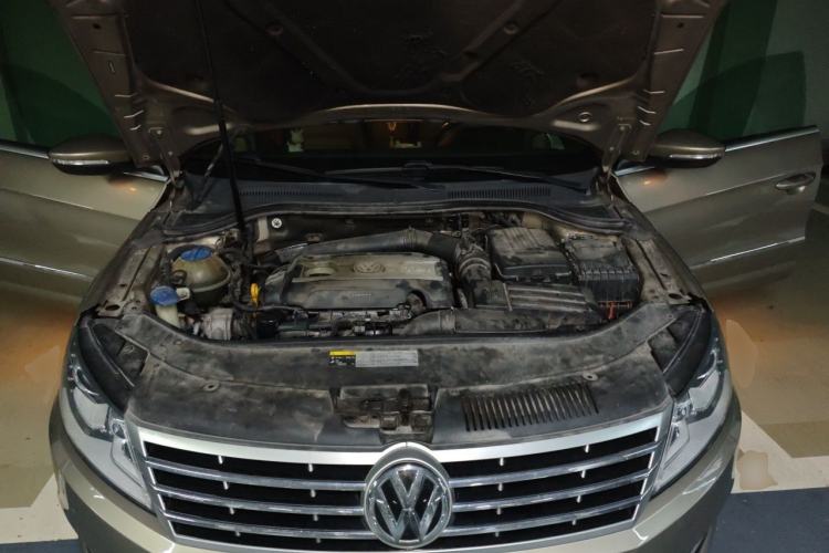 Used Volkswagen FAW-Volkswagen CC 2015 2.0 TSI Luxury Model Engine Bay