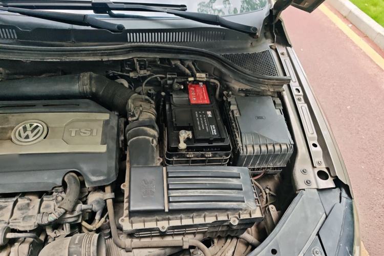 Used Volkswagen FAW-Volkswagen CC 2015 1.8TSI Luxury Model Engine Bay Left