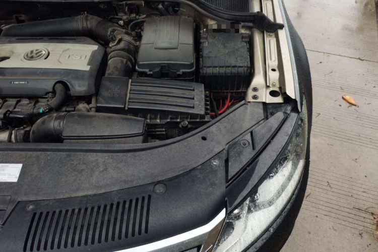 Used Volkswagen FAW-Volkswagen CC 2015 2.0 TSI Luxury Model Engine Bay Left