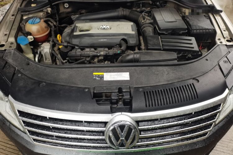Used Volkswagen FAW-Volkswagen CC 2015 2.0 TSI Luxury Model Engine Bay