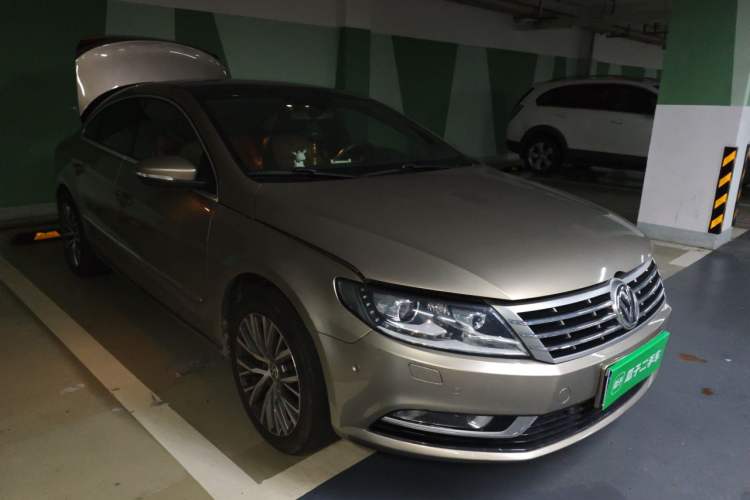 Used Volkswagen FAW-Volkswagen CC 2015 2.0 TSI Luxury Model Front Right 45 Deg