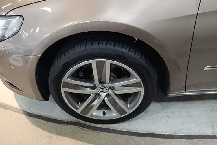 Used Volkswagen FAW-Volkswagen CC 2015 1.8TSI Luxury Model Left Front Wheel Hub