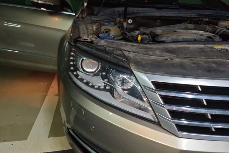 Used Volkswagen FAW-Volkswagen CC 2015 2.0 TSI Luxury Model Right Front Headlight