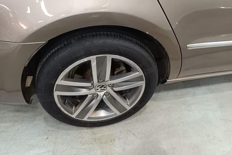 Used Volkswagen FAW-Volkswagen CC 2015 1.8TSI Luxury Model Right Rear Wheel Hub