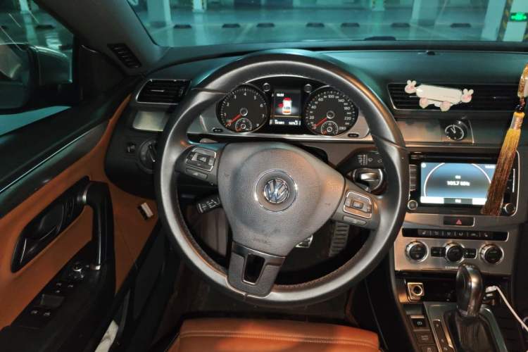 Used Volkswagen FAW-Volkswagen CC 2015 2.0 TSI Luxury Model Steering Wheel