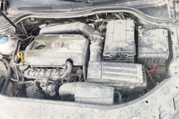 Used Volkswagen FAW-Volkswagen CC 2015 1.8TSI Luxury Model Engine Bay