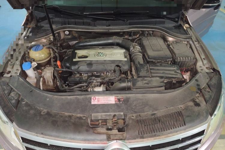 Used Volkswagen FAW-Volkswagen CC 2015 1.8TSI Luxury Model Engine Bay
