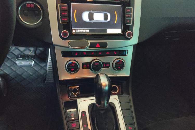 Used Volkswagen FAW-Volkswagen CC 2015 2.0 TSI Luxury Model Audio And AC Panel