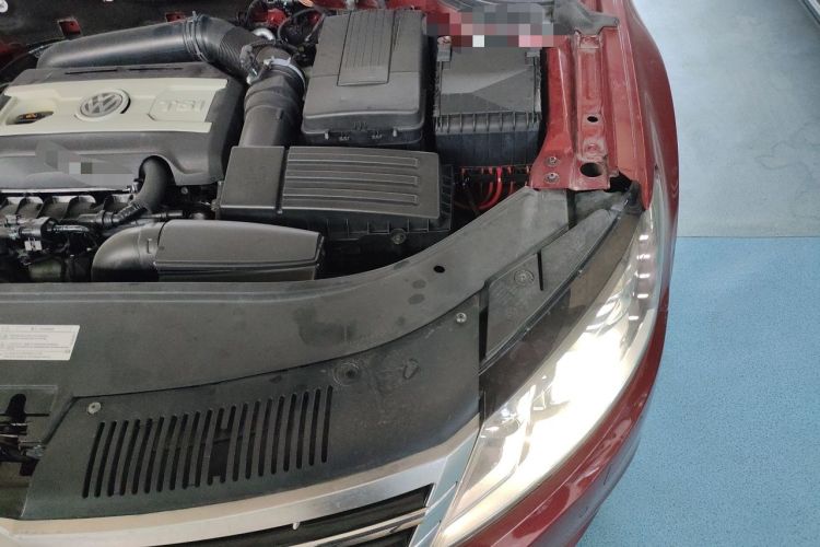 Used Volkswagen FAW-Volkswagen CC 2015 2.0 TSI Luxury Model Engine Bay Left