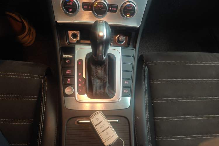 Used Volkswagen FAW-Volkswagen CC 2015 1.8TSI Luxury Model Gear Lever