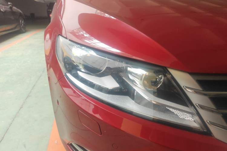 Used Volkswagen FAW-Volkswagen CC 2015 1.8TSI Luxury Model Right Front Headlight