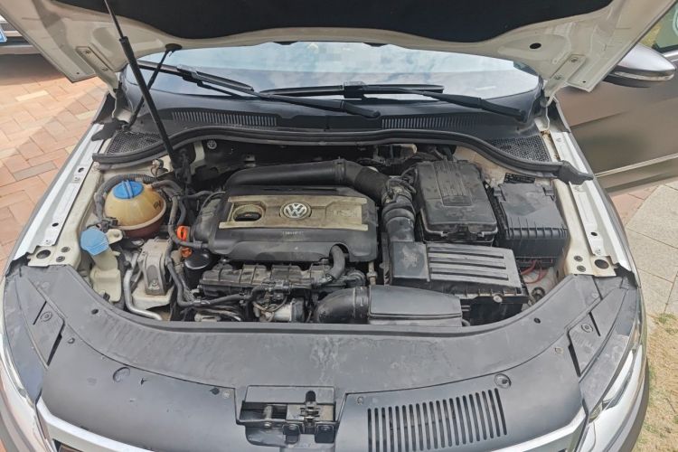 Used Volkswagen FAW-Volkswagen CC 2015 2.0 TSI Luxury Model Engine Bay