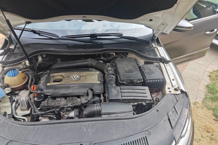 Used Volkswagen FAW-Volkswagen CC 2015 2.0 TSI Luxury Model Engine Bay Left