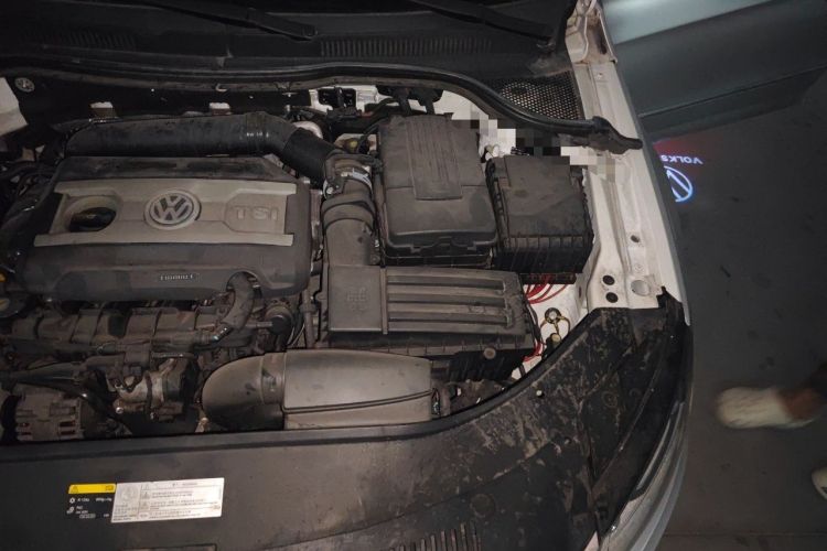 Used Volkswagen FAW-Volkswagen CC 2015 1.8TSI Prestige Model Engine Bay Left
