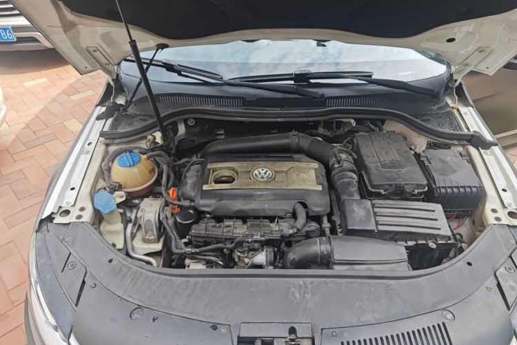Used Volkswagen FAW-Volkswagen CC 2015 2.0 TSI Luxury Model Engine Bay Right