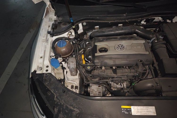 Used Volkswagen FAW-Volkswagen CC 2015 1.8TSI Prestige Model Engine Bay Right