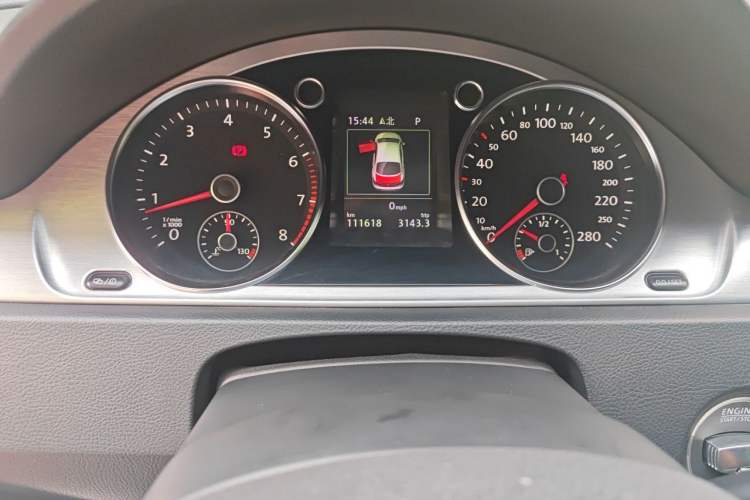 Used Volkswagen FAW-Volkswagen CC 2015 2.0 TSI Luxury Model Odometer Close Up