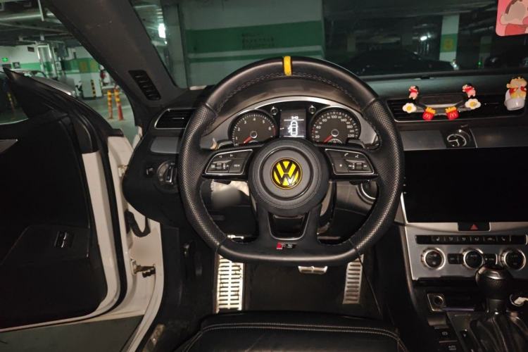 Used Volkswagen FAW-Volkswagen CC 2015 1.8TSI Prestige Model Steering Wheel