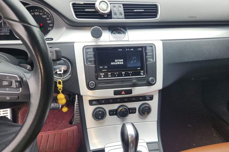 Used Volkswagen FAW-Volkswagen CC 2015 1.8TSI Luxury Model Audio And AC Panel