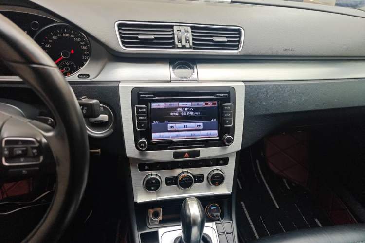 Used Volkswagen FAW-Volkswagen CC 2015 1.8TSI Prestige Model Audio And AC Panel