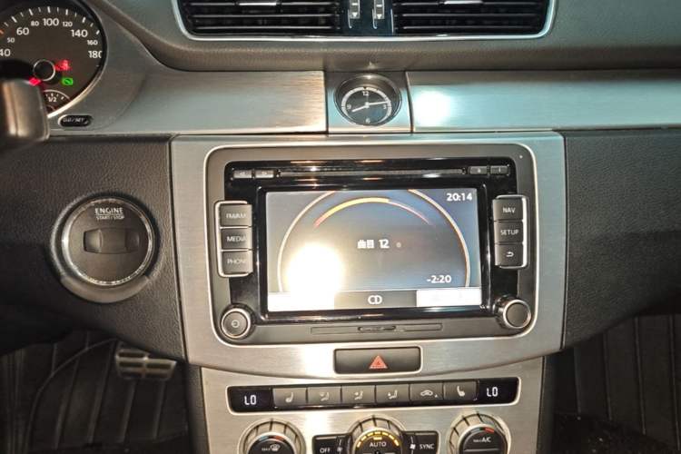 Used Volkswagen FAW-Volkswagen CC 2015 1.8TSI Luxury Model Audio And AC Panel