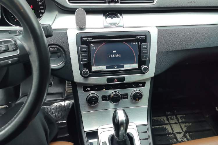 Used Volkswagen FAW-Volkswagen CC 2015 1.8TSI Luxury Model Audio And AC Panel