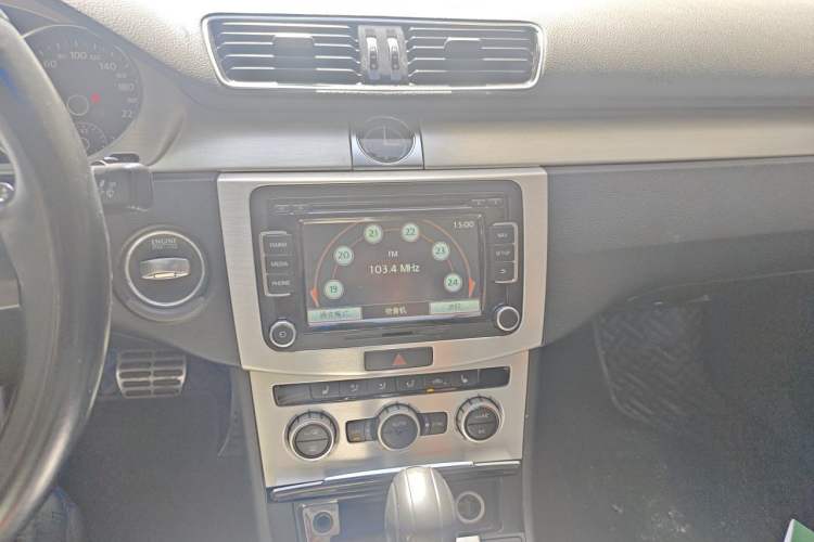 Used Volkswagen FAW-Volkswagen CC 2015 2.0 TSI Luxury Model Audio And AC Panel