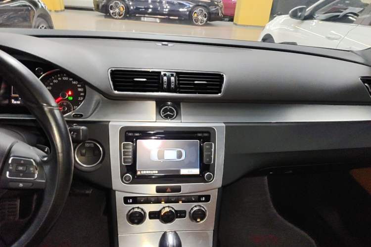 Used Volkswagen FAW-Volkswagen CC 2015 1.8TSI Luxury Model Audio And AC Panel