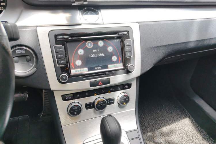 Used Volkswagen FAW-Volkswagen CC 2015 1.8TSI Luxury Model Audio And AC Panel