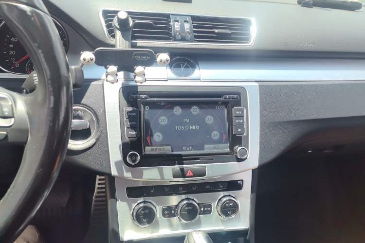 Used Volkswagen FAW-Volkswagen CC 2015 2.0 TSI Ultimate Model Audio And AC Panel