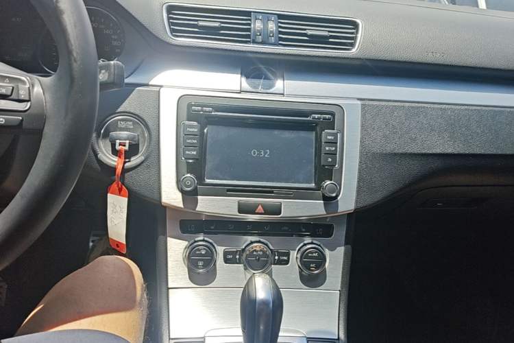 Used Volkswagen FAW-Volkswagen CC 2015 1.8TSI Luxury Model Audio And AC Panel