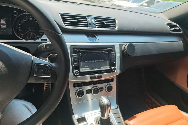 Used Volkswagen FAW-Volkswagen CC 2015 1.8TSI Luxury Model Audio And AC Panel