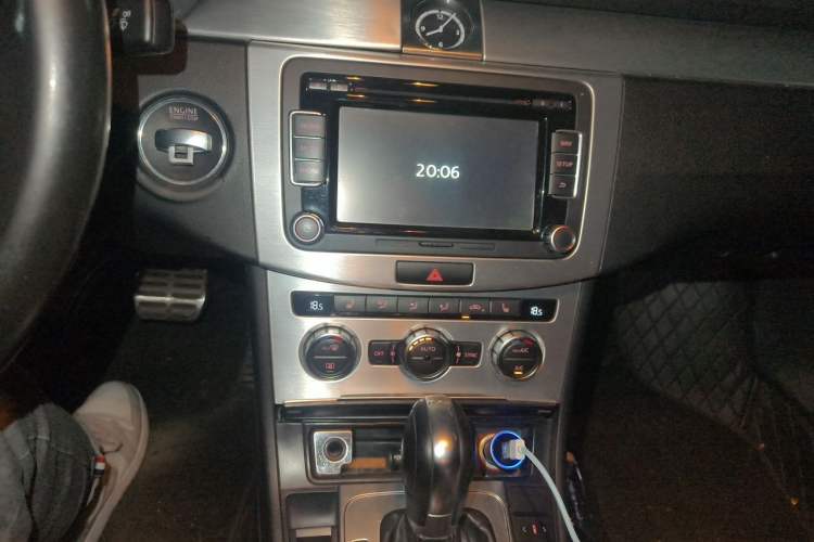 Used Volkswagen FAW-Volkswagen CC 2015 2.0 TSI Ultimate Model Audio And AC Panel