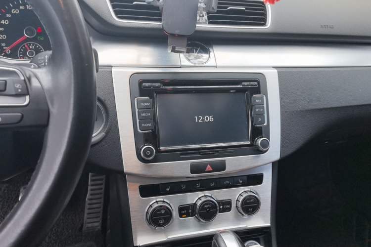 Used Volkswagen FAW-Volkswagen CC 2015 1.8TSI Luxury Model Audio And AC Panel